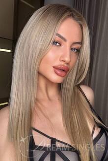 Julia on Dream Singles!