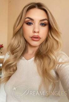 Aleksandra on Dream Singles!